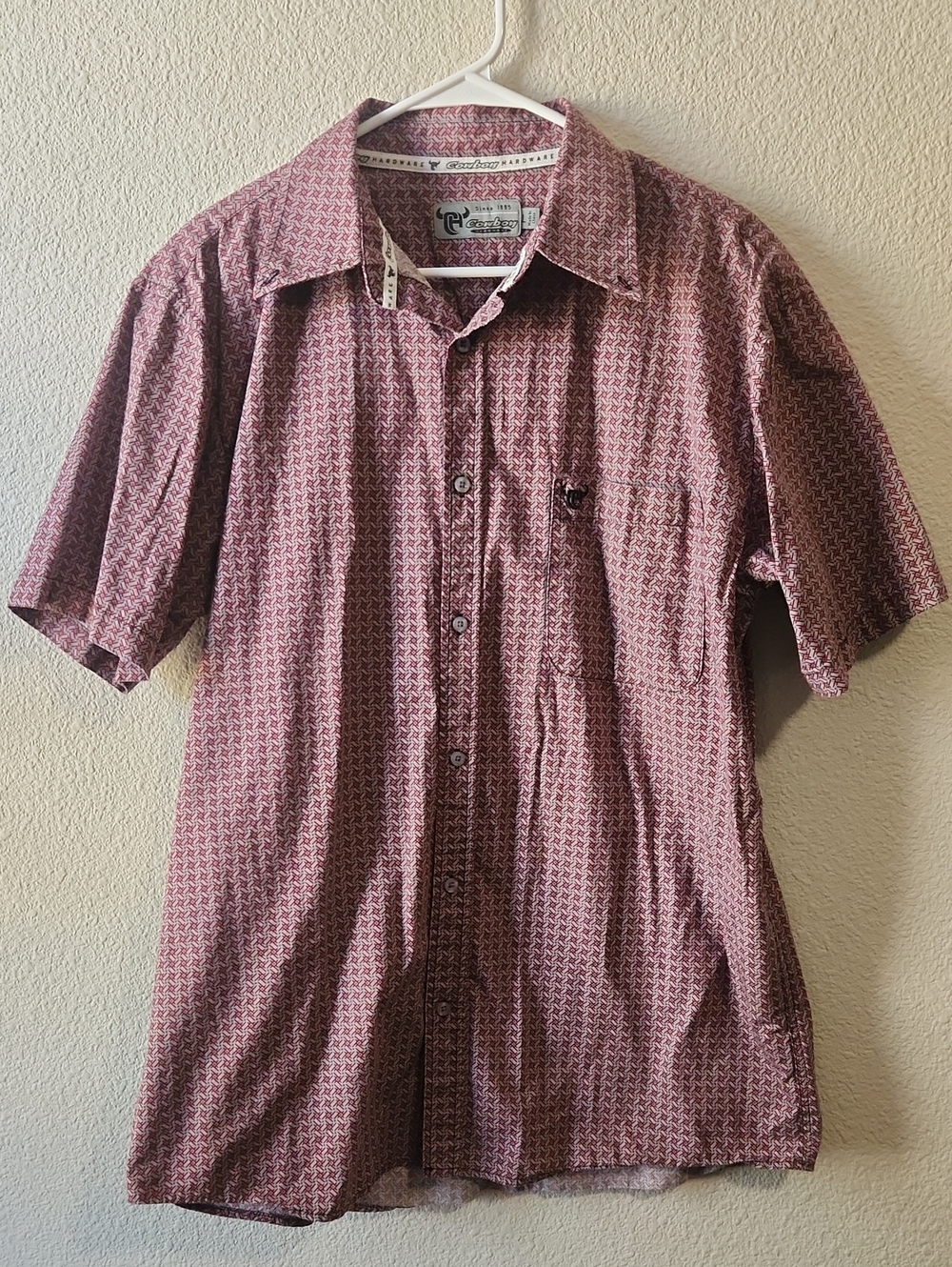 Men's Short-Sleeve Button-Down Shirt in Maroon - Casual Patterned